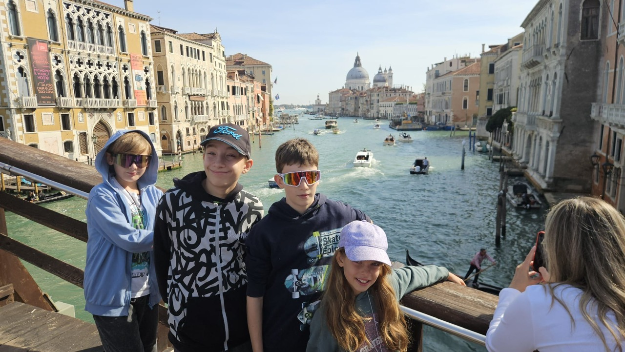 2C322FF2-E028-469A-80AE-ECE399B56125