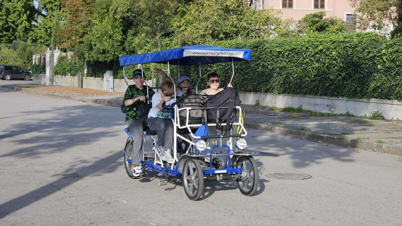 7DE2EA0C-8FD2-4B73-A4B8-AB6FC07AF2BC