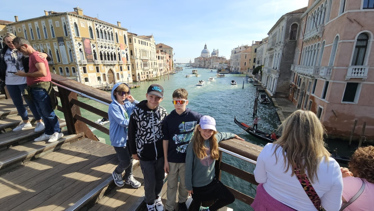 99120BA4-070F-4BB2-B2A3-ADEA6FC9DAD0